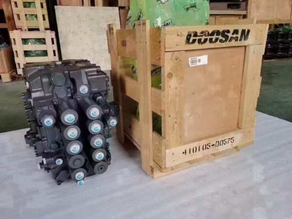Doosan DX340 DX340LCA 410105-00575 Main Control Valve - Image 5