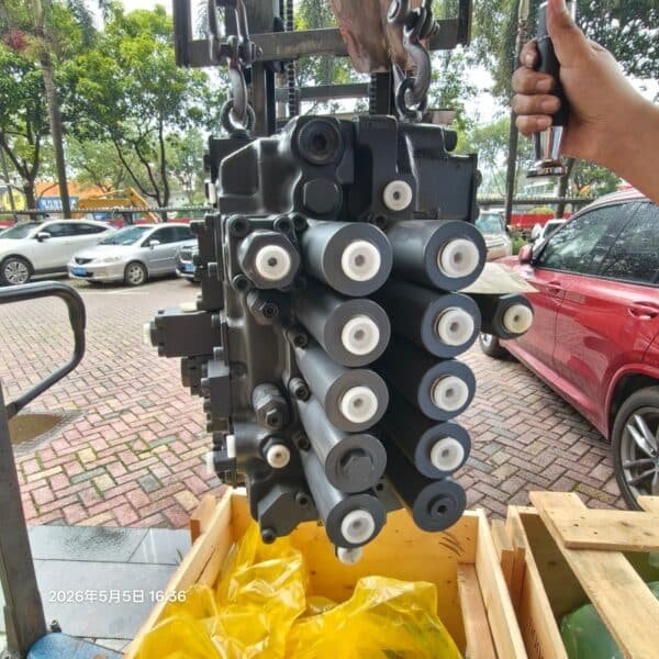 Genuine DX300 DX300LCA Excavator Main Valve 410105-01138C Dx300lca Control Valve C0170-55076 420-00519 Valve Bank - Image 4